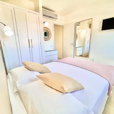 Apartment Paradise Dreams